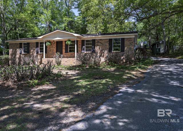 Property at 707 Johnson Ave, Fairhope, AL 36522, 3 beds, 1.5 baths
