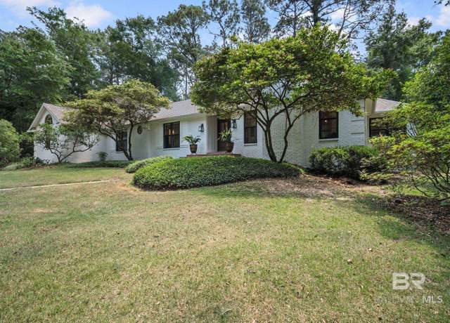 Property at 674 Colonial Dr, Fairhope, AL 36532, 4 beds, 3 baths