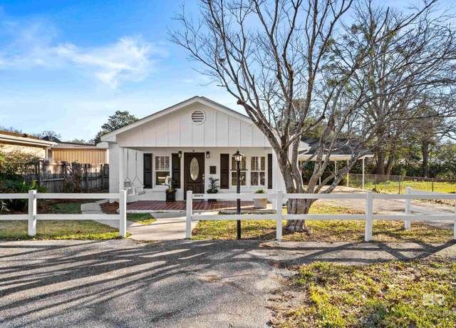 Property at 106 N White Ave, Bay Minette, AL 36507, 3 beds, 2.5 baths