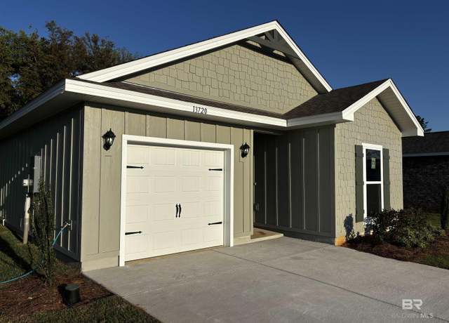 Property at 13720 Shea Cir, Foley, AL 36535, 4 beds, 2 baths