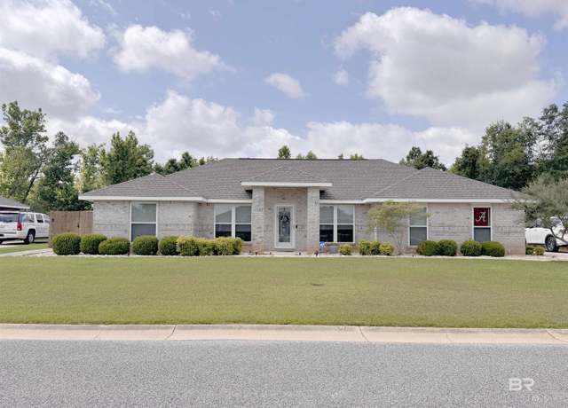 Property at 1052 Orlando Dr, Foley, AL 36535, 3 beds, 2 baths