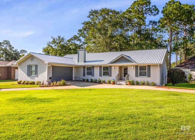 Property at 473 W 22nd Ave, Gulf Shores, AL 36542, 3 beds, 2 baths
