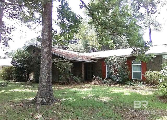 Property at 6128 N Lindholm Dr, Mobile, AL 36693, 4 beds, 2 baths