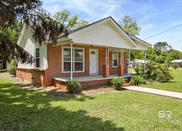 Property at 120 WALKER St, Monroeville, AL 36460, 4 beds, 2 baths