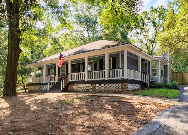Property at 8011 Suzanne Way, Mobile, AL 36695, 3 beds, 2 baths