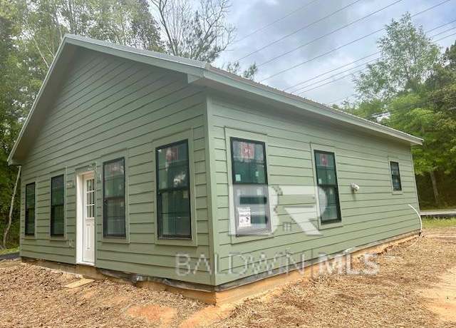 Property at 611 Fairland Ave, Fairhope, AL 36532, 2 beds, 1 bath