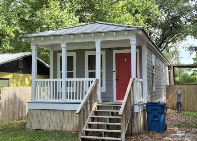 Property at 24681 Olive St, Elberta, AL 36530, 3 beds, 1 bath