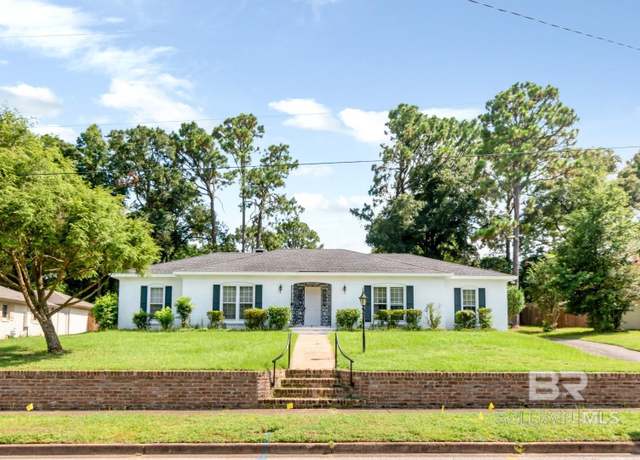 Property at 4059 Westmoreland Dr, Mobile, AL 36609, 4 beds, 3 baths