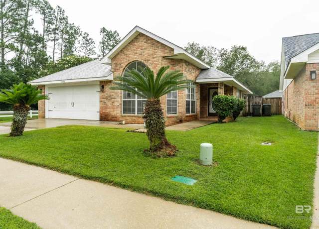 Property at 16484 Mansion St, Foley, AL 36535, 3 beds, 2 baths