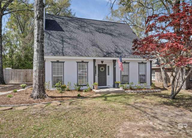 Property at 1066 Linlen Ave, Mobile, AL 36609, 3 beds, 2 baths