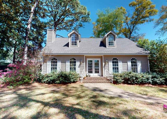 Property at 5 Desha Ct, Fairhope, AL 36532, 4 beds, 2.5 baths