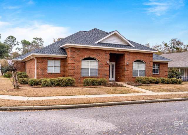 Property at 404 Savannah Ln, Foley, AL 36535, 3 beds, 2 baths
