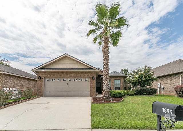 Property at 1895 Arcadia Dr, Foley, AL 36535, 3 beds, 2 baths