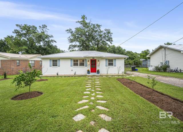Property at 409 Forester Ave, Fairhope, AL 36532, 3 beds, 2 baths
