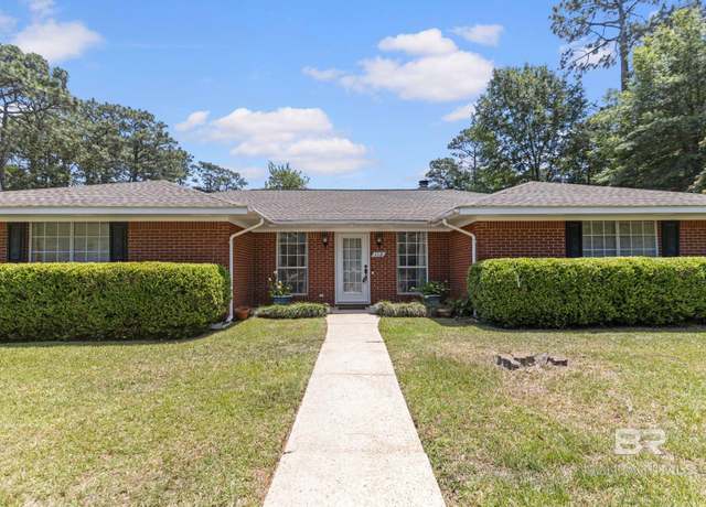Property at 112 Meadow Wood Dr, Daphne, AL 36526, 2 beds, 2.5 baths