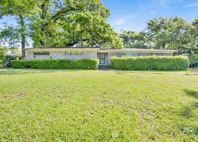 Property at 1528 Sawada Dr, Mobile, AL 36618, 3 beds, 2 baths