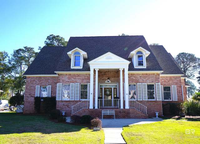 Property at 701 Wedgewood Dr, Gulf Shores, AL 36542, 4 beds, 3 baths