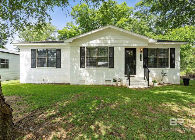 Property at 2132 S Pine St, Loxley, AL 36551, 3 beds, 1 bath