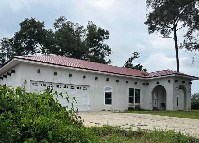 Property at 2205 Club House Dr, Lillian, AL 36549, 4 beds, 2 baths