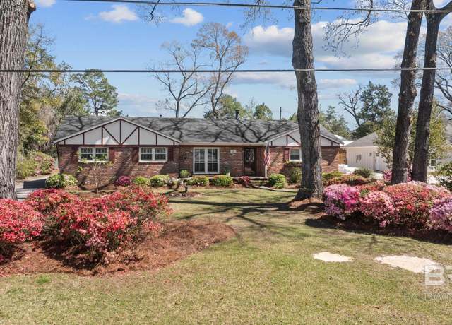 Property at 209 Patrician Dr, Spanish Fort, AL 36527, 3 beds, 2 baths
