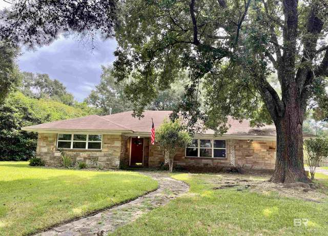 Property at 307 S Grafhill Dr, Mobile, AL 36606, 3 beds, 2 baths