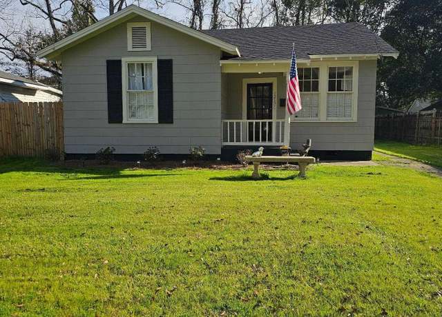 Property at 1215 Church St, Mobile, AL 36604, 3 beds, 1 bath