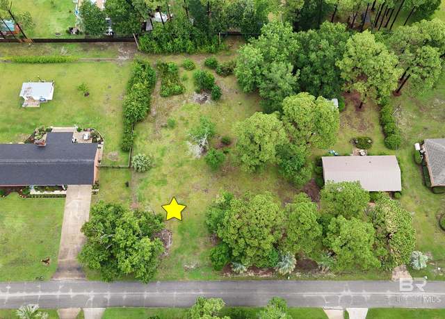 Property at 424 W 22nd Ave, Gulf Shores, AL 36542