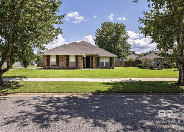 Property at 21711 Middlebrook St, Fairhope, AL 36532, 4 beds, 2 baths