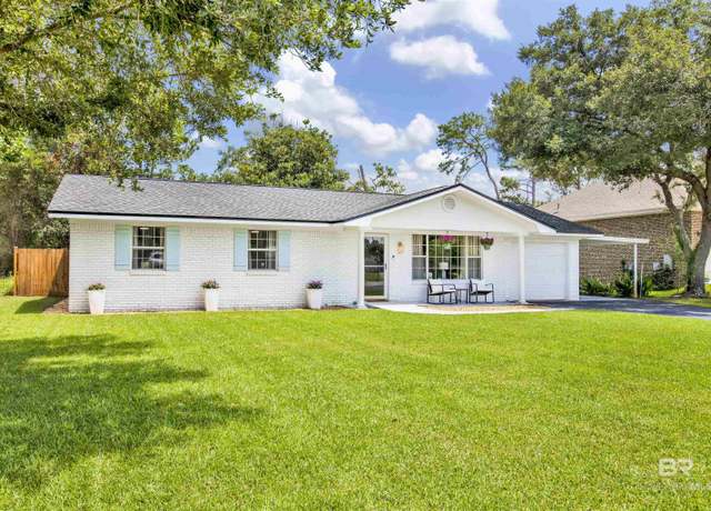 Property at 372 W 22nd Ave, Gulf Shores, AL 36542, 3 beds, 2 baths
