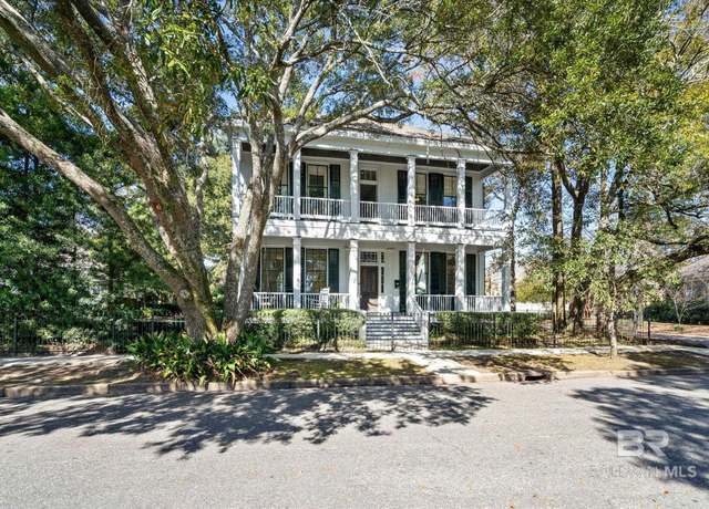 Property at 950 Palmetto St, Mobile, AL 36604, 4 beds, 2.5 baths
