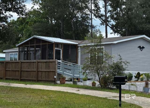 Property at 1649 Del Rey Dr, Lillian, AL 36549, 3 beds, 2 baths
