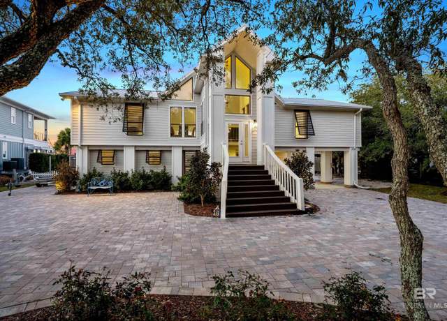 Property at 32989 Marlin Key Dr, Orange Beach, AL 36561, 5 beds, 3 baths