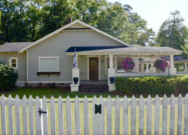 Property at 900 Hand Ave, Bay Minette, AL 36507, 3 beds, 3 baths