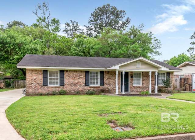 Property at 2865 Hilburn Pl, Mobile, AL 36606, 3 beds, 2 baths