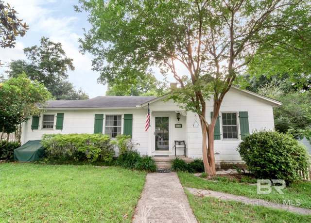 Property at 33 Lancaster Rd, Mobile, AL 36608, 3 beds, 2 baths