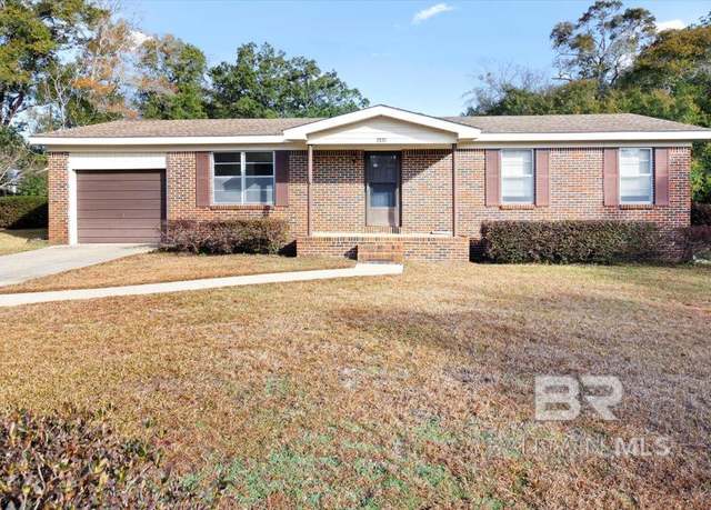 Property at 483 Dogwood Ave, Fairhope, AL 36532, 3 beds, 2 baths