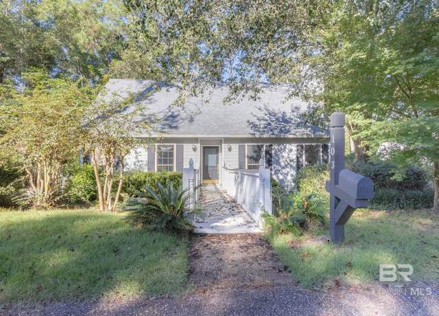 Property at 103 Cameron Cir, Daphne, AL 36526, 3 beds, 2 baths