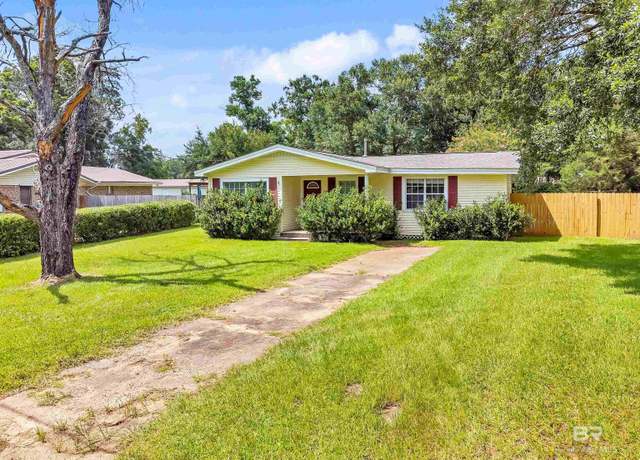 Property at 20 Robbie Ln, Saraland, AL 36571, 3 beds, 2 baths