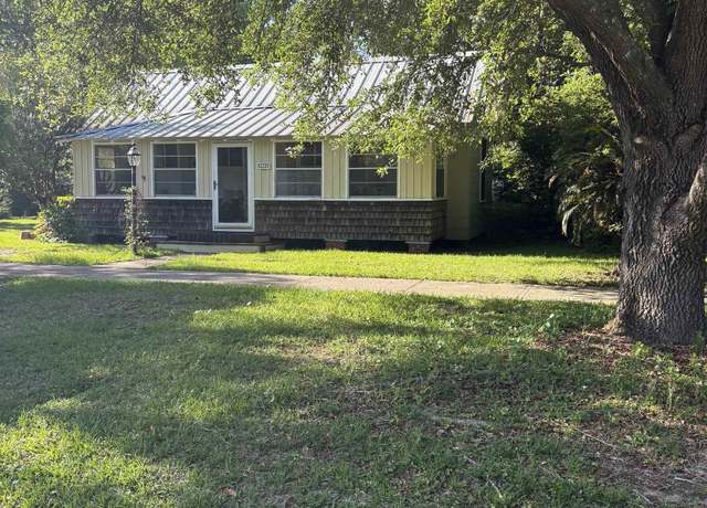 Property at 216 W Orange Ave, Foley, AL 36535, 2 beds, 1 bath
