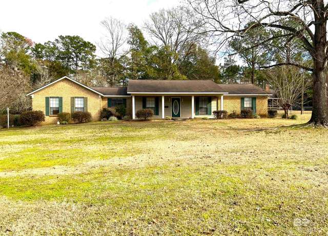 Property at 321 Highland Ave, Monroeville, AL 36460, 3 beds, 2 baths