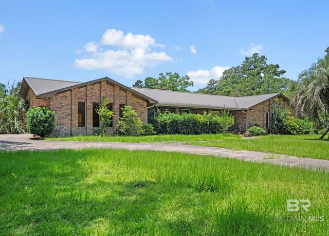 Property at 2113 Boykin Blvd, Mobile, AL 36605, 3 beds, 3 baths