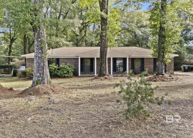 Property at 3270 N Graham Rd, Mobile, AL 36618, 3 beds, 2 baths