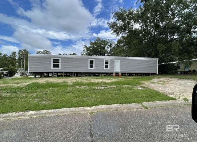 Property at 9592 Redfish Dr, Elberta, AL 36530, 3 beds, 2 baths