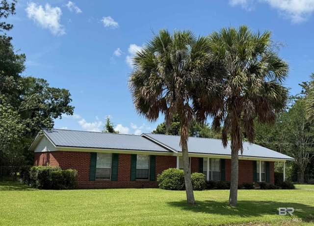 Property at 215 W Palm Ave, Foley, AL 36535, 3 beds, 2 baths