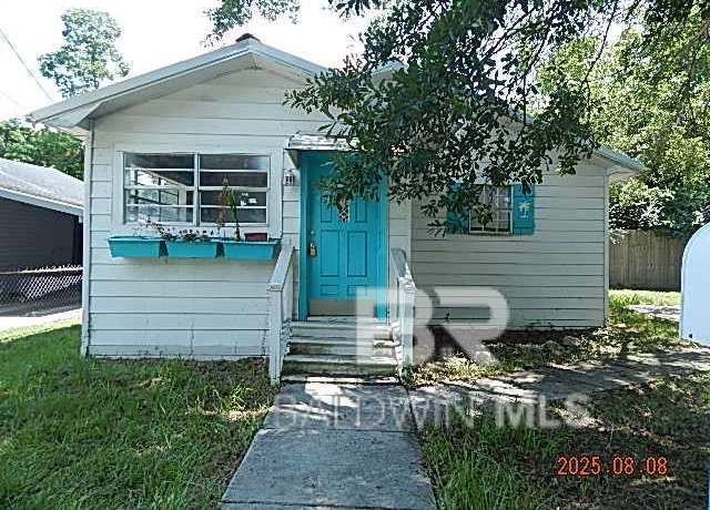 Property at 1021 Cherry St, Mobile, AL 36610, 2 beds, 1 bath