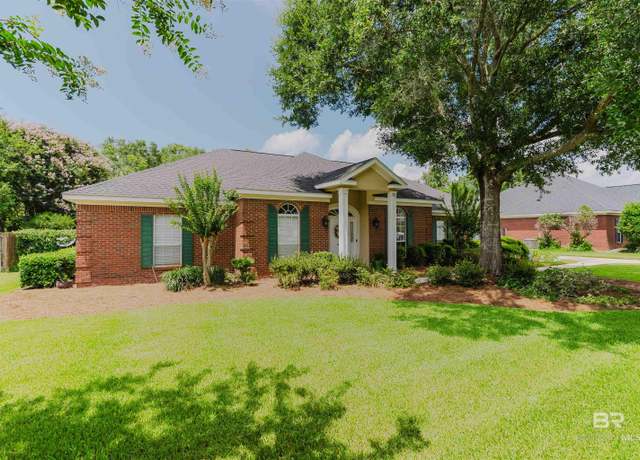 Property at 211 Royal Ln, Fairhope, AL 36532, 4 beds, 2.5 baths