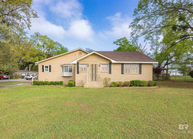 Property at 208 W Magnolia St, Bay Minette, AL 36507, 3 beds, 2 baths