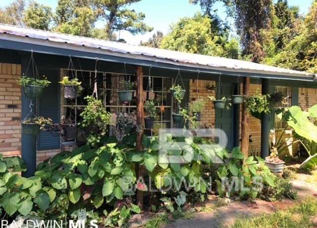 Property at 405 Tulip Ter, Fairhope, AL 36532, 2 beds, 1 bath