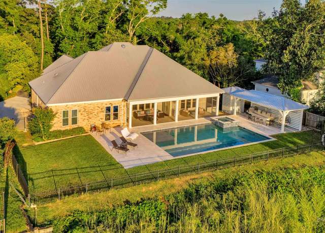 Property at 933 Sea Cliff Dr, Fairhope, AL 36532, 4 beds, 4 baths