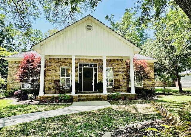 Property at 10340 Tampary St, Daphne, AL 36526, 3 beds, 2.5 baths